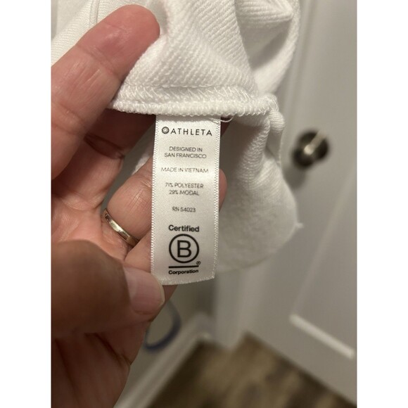 ATHLETA Spar Sleeveless Hoodie Sweatshirt White Size Small Waist Length Gym Crop - Picture 3 of 4